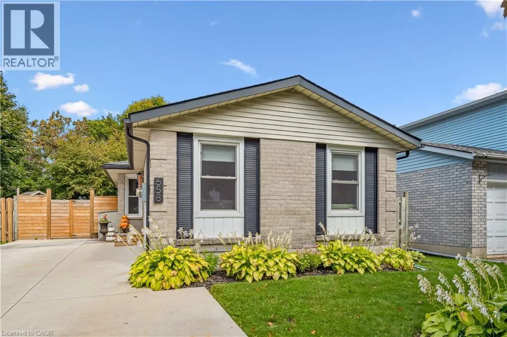 658 HOLMAN Crescent