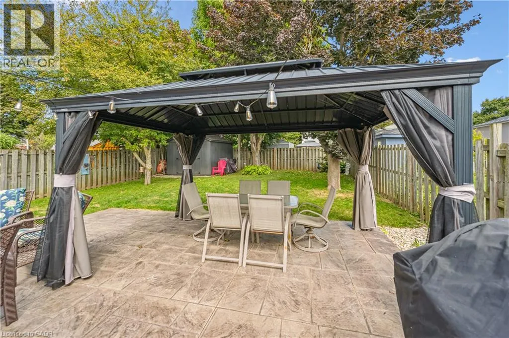 658 HOLMAN Crescent