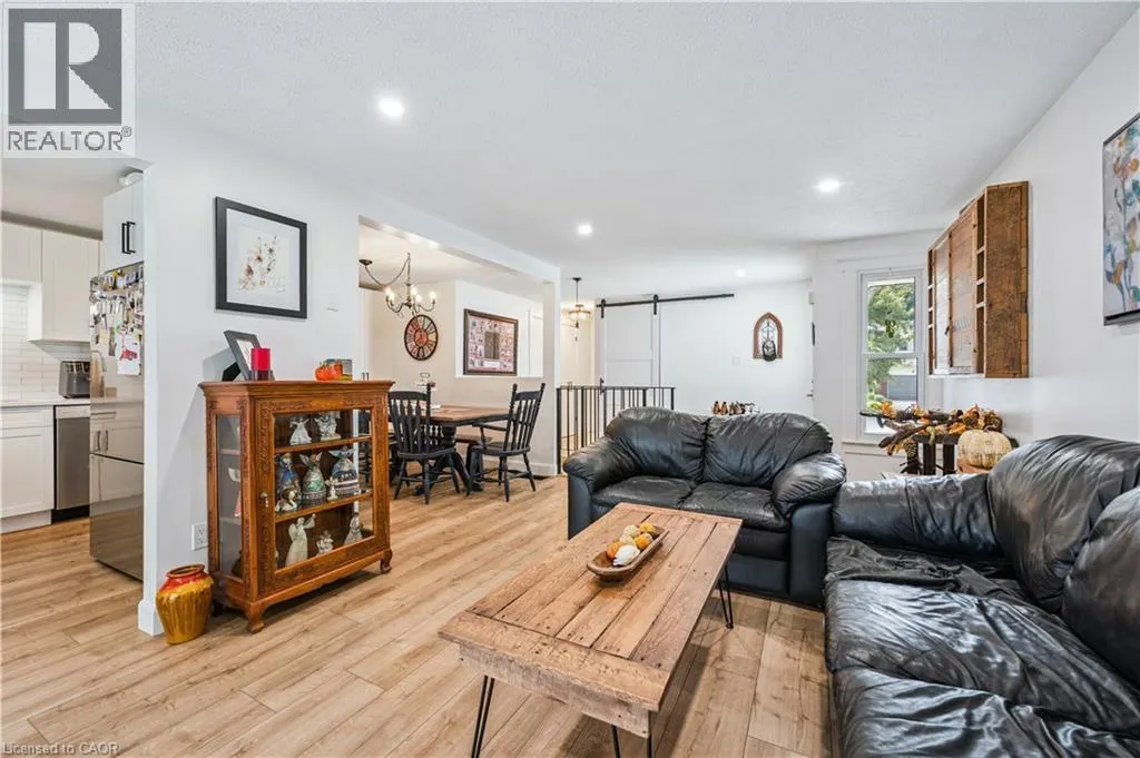 658 HOLMAN Crescent