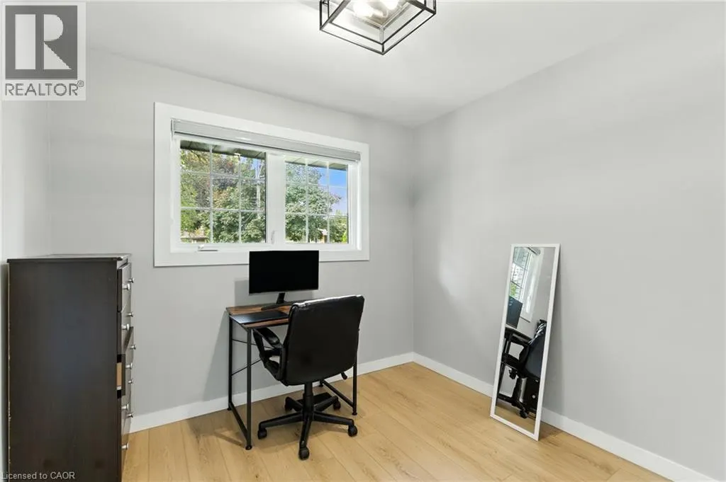 31 VARADI Avenue