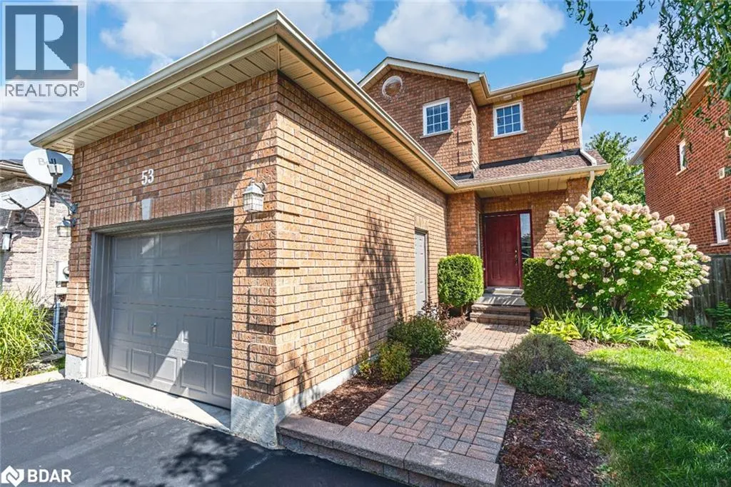 53 LAMONT Crescent