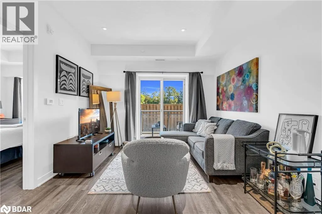 16 MARKLE Crescent Unit# 206, #206
