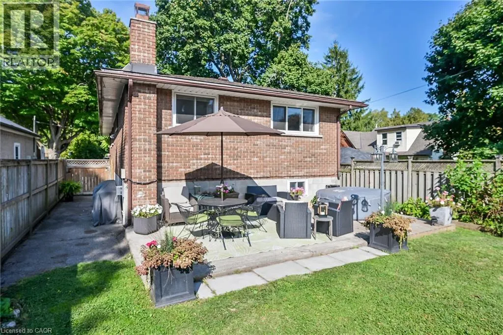 242 MACNAB Street