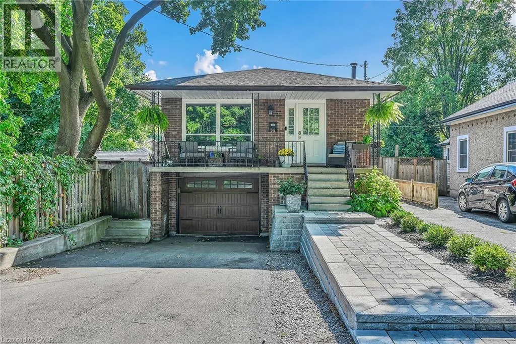 242 MACNAB Street