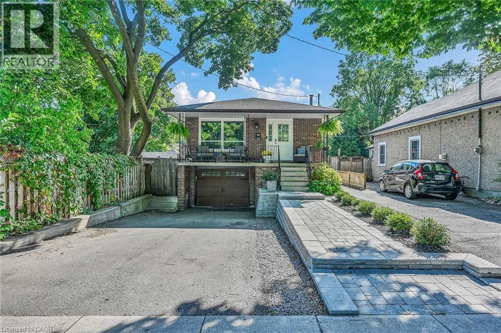 242 MACNAB Street