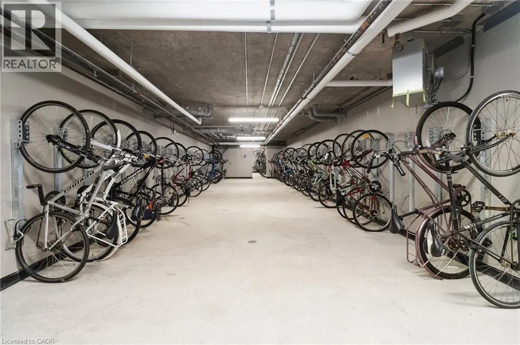 120 HURON Street Unit# 221, #221