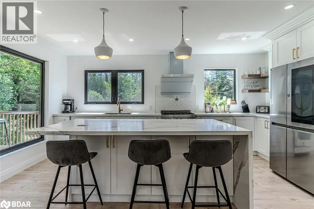 20 HILLVIEW Crescent