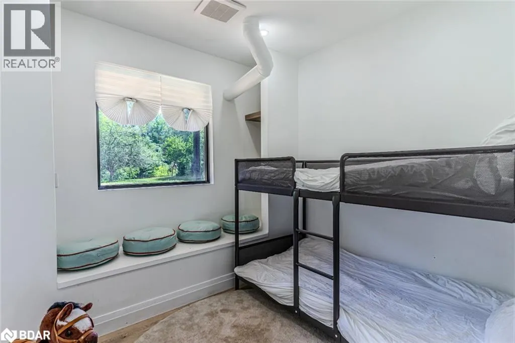 20 HILLVIEW Crescent