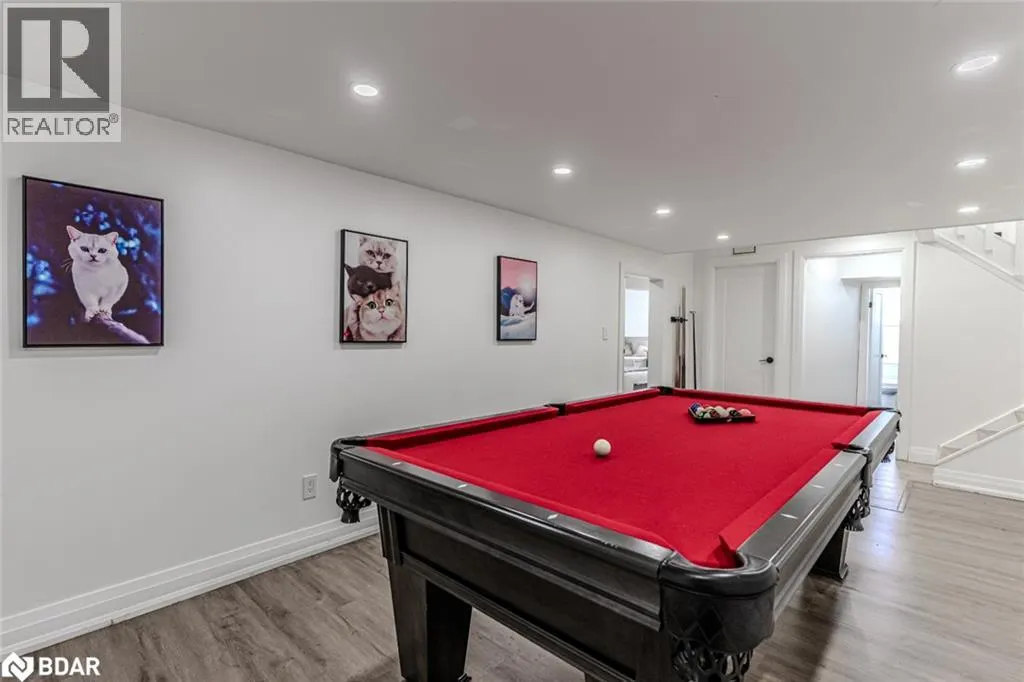 20 HILLVIEW Crescent