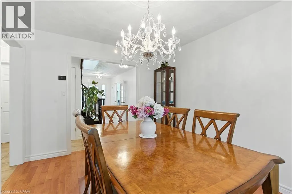 10 SHADOWDALE Drive