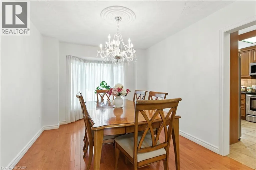 10 SHADOWDALE Drive