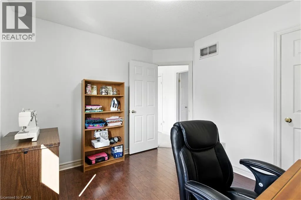 10 SHADOWDALE Drive