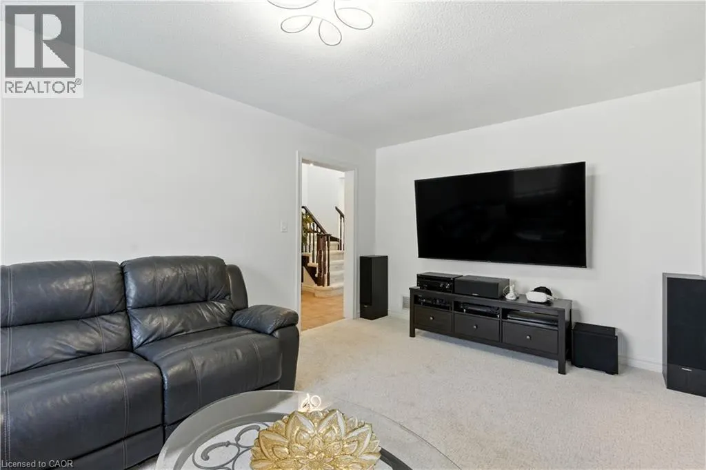 10 SHADOWDALE Drive