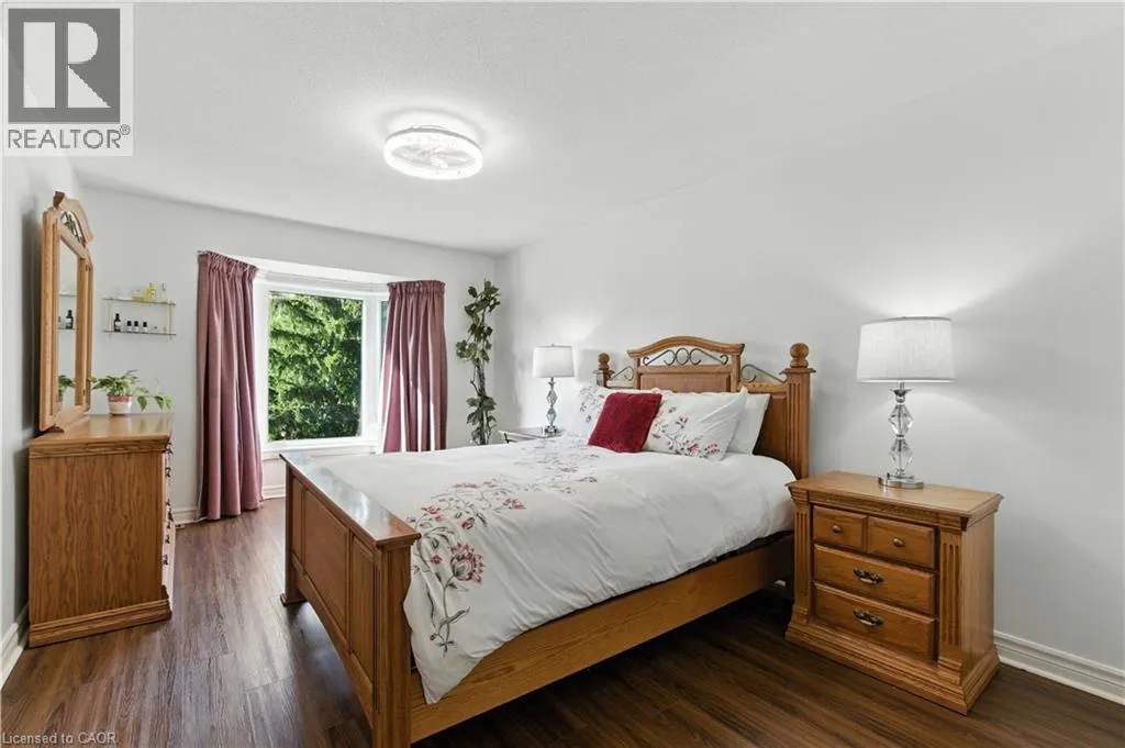 10 SHADOWDALE Drive