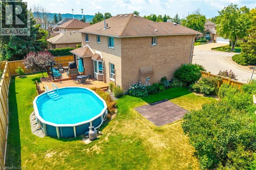 10 SHADOWDALE Drive