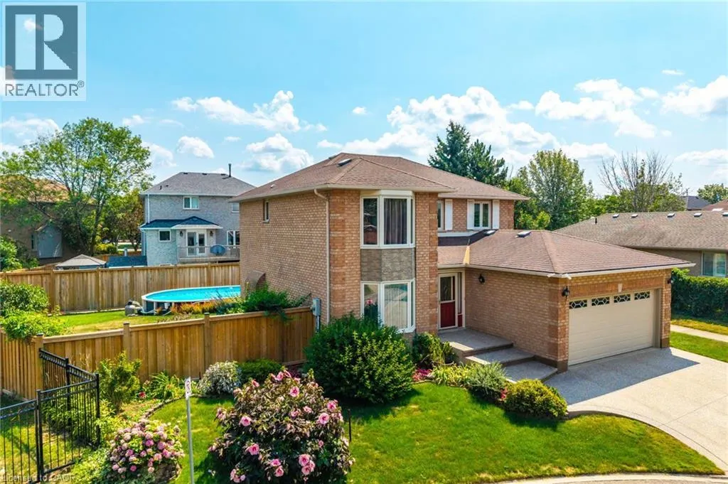 10 SHADOWDALE Drive