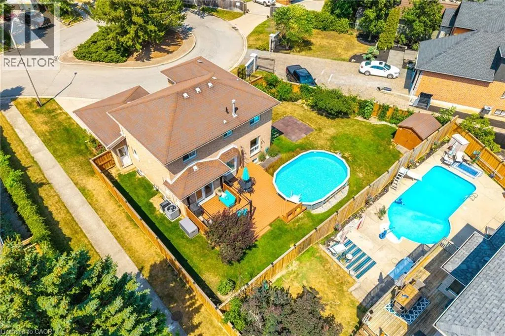 10 SHADOWDALE Drive