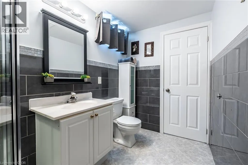10 SHADOWDALE Drive