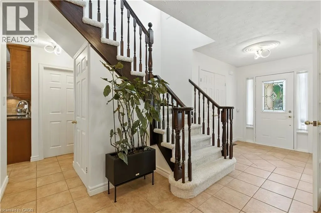 10 SHADOWDALE Drive