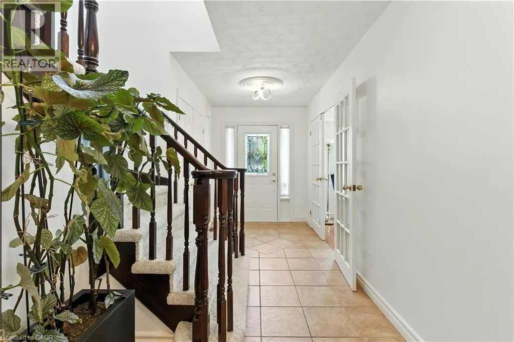 10 SHADOWDALE Drive