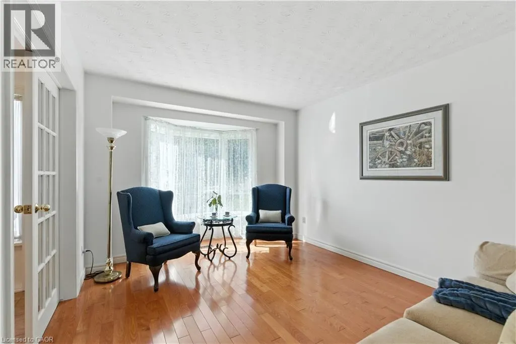 10 SHADOWDALE Drive