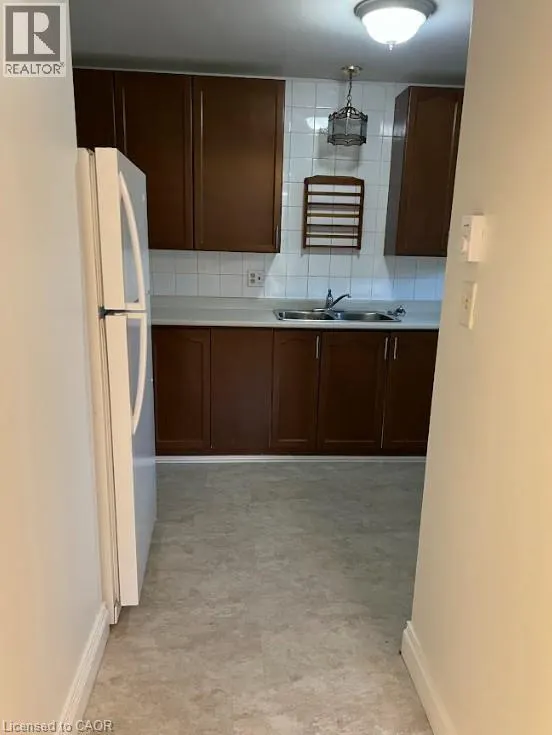 3 ROBINSON Street N Unit# 1, #1