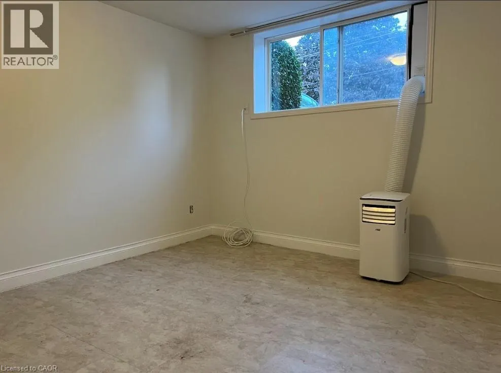 3 ROBINSON Street N Unit# 1, #1