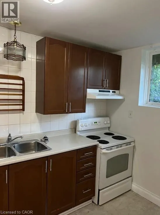3 ROBINSON Street N Unit# 1, #1