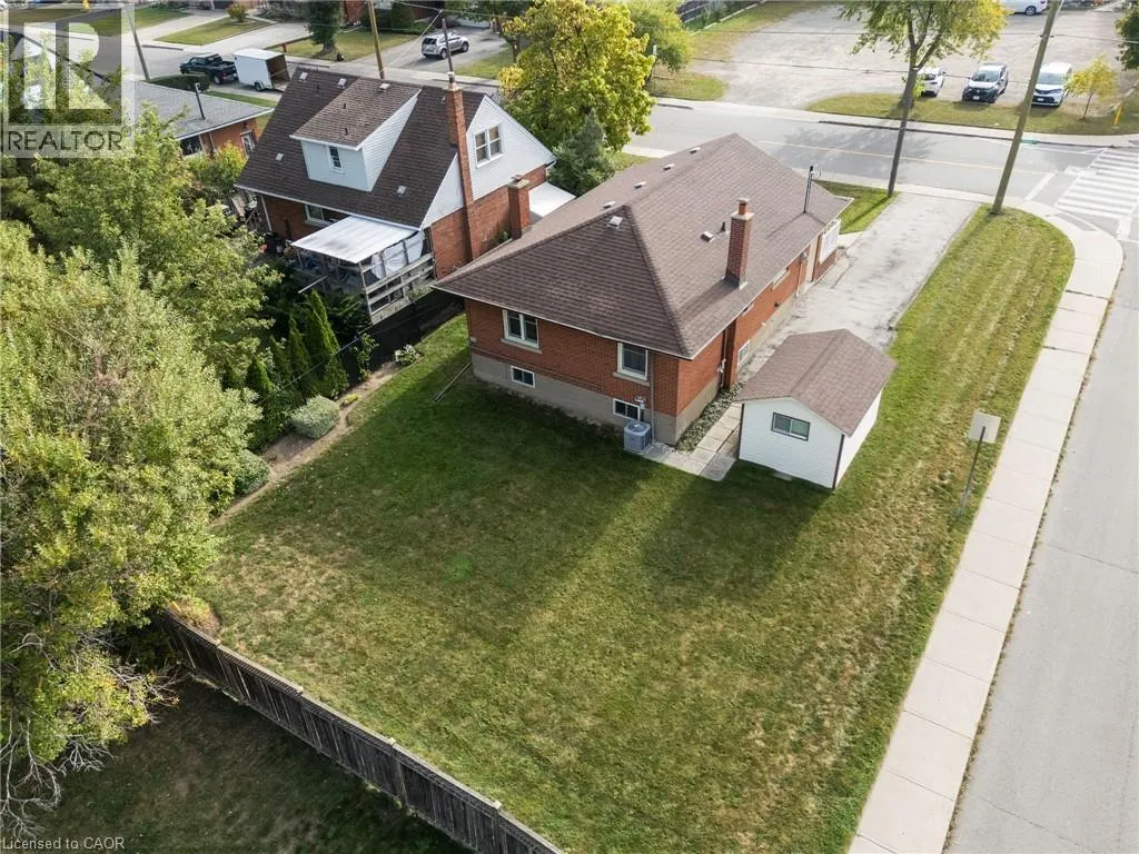 136 WARREN Avenue