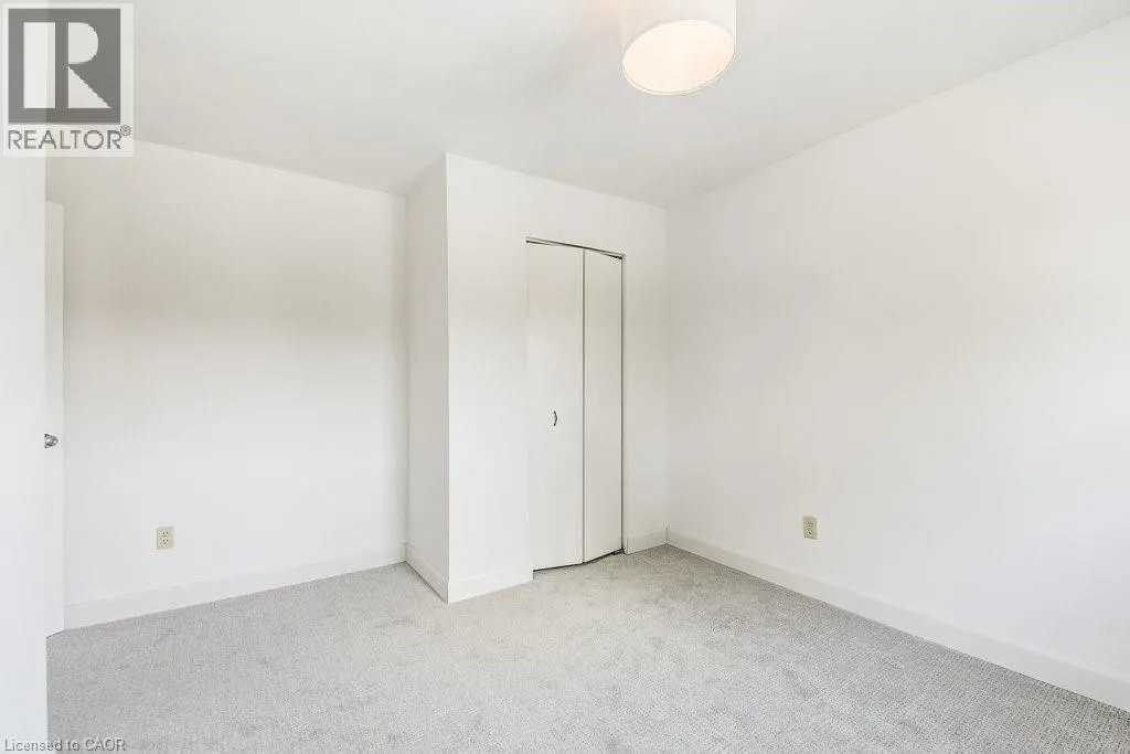 581 COLLEGE Avenue W