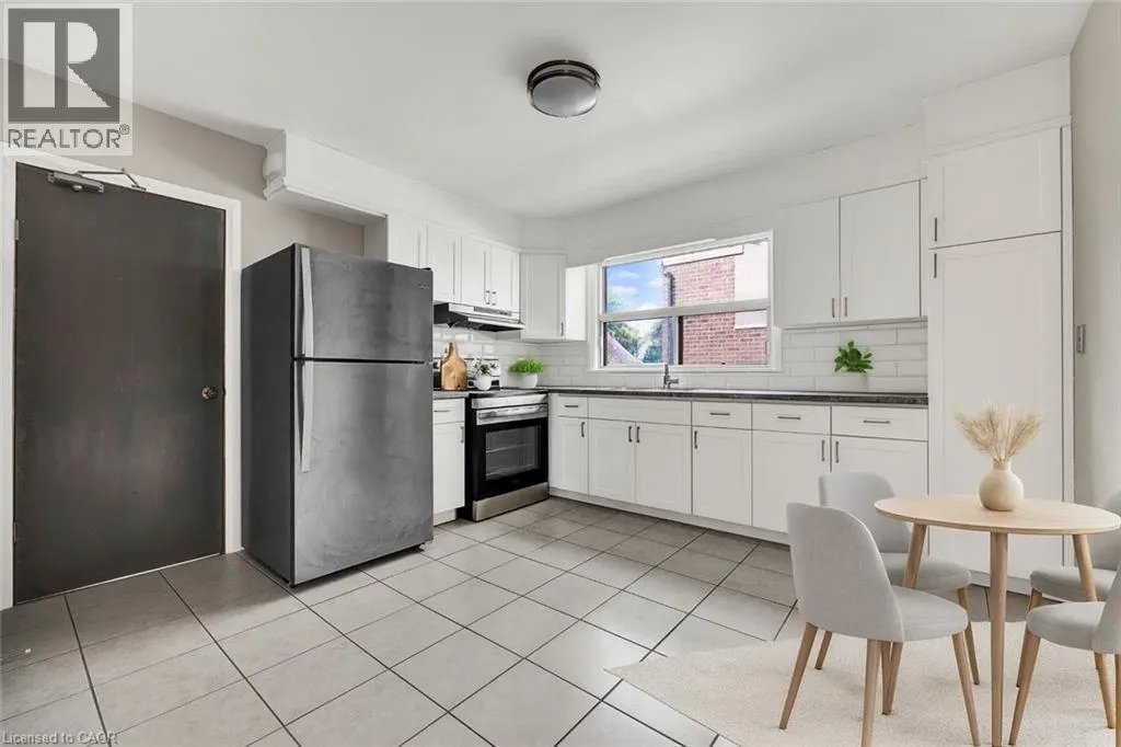 102 SYDNEY Street N Unit# 2, #2
