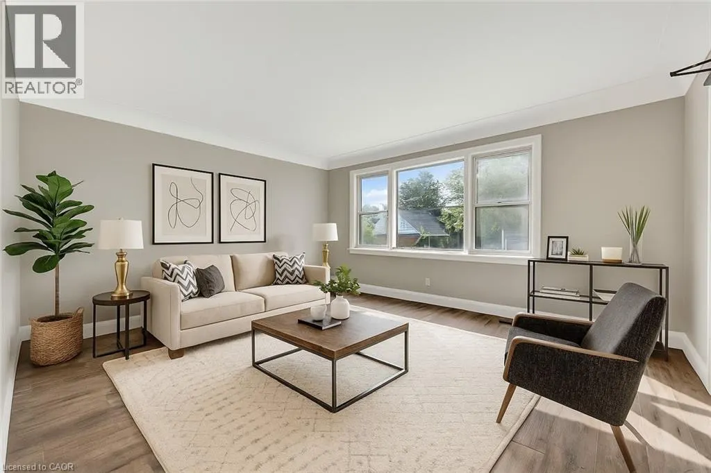 102 SYDNEY Street N Unit# 2, #2
