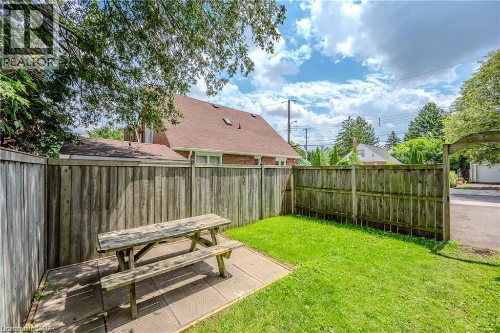 102 SYDNEY Street N Unit# 2, #2