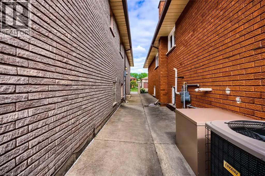 15 KINGSBERRY Street