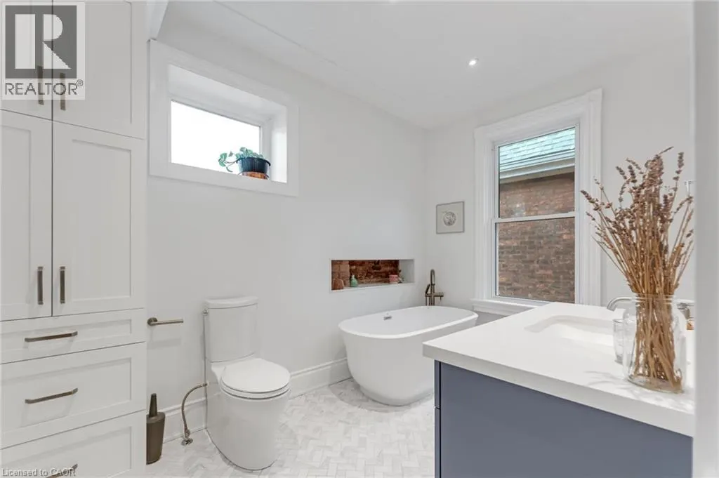 483 KING WILLIAM Street