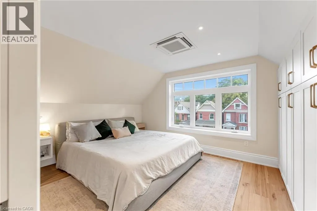483 KING WILLIAM Street