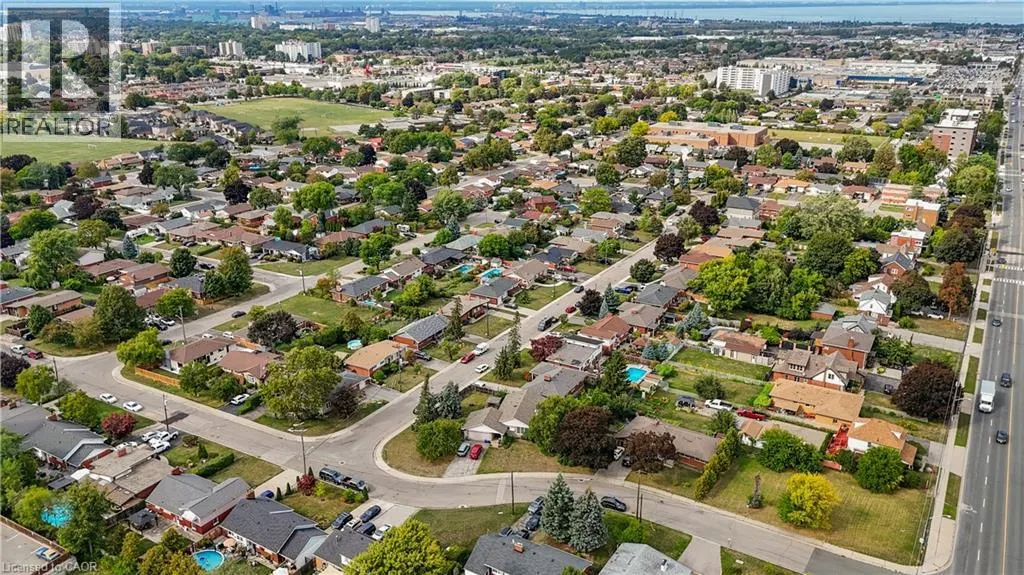 23 CENTENNIAL Parkway S