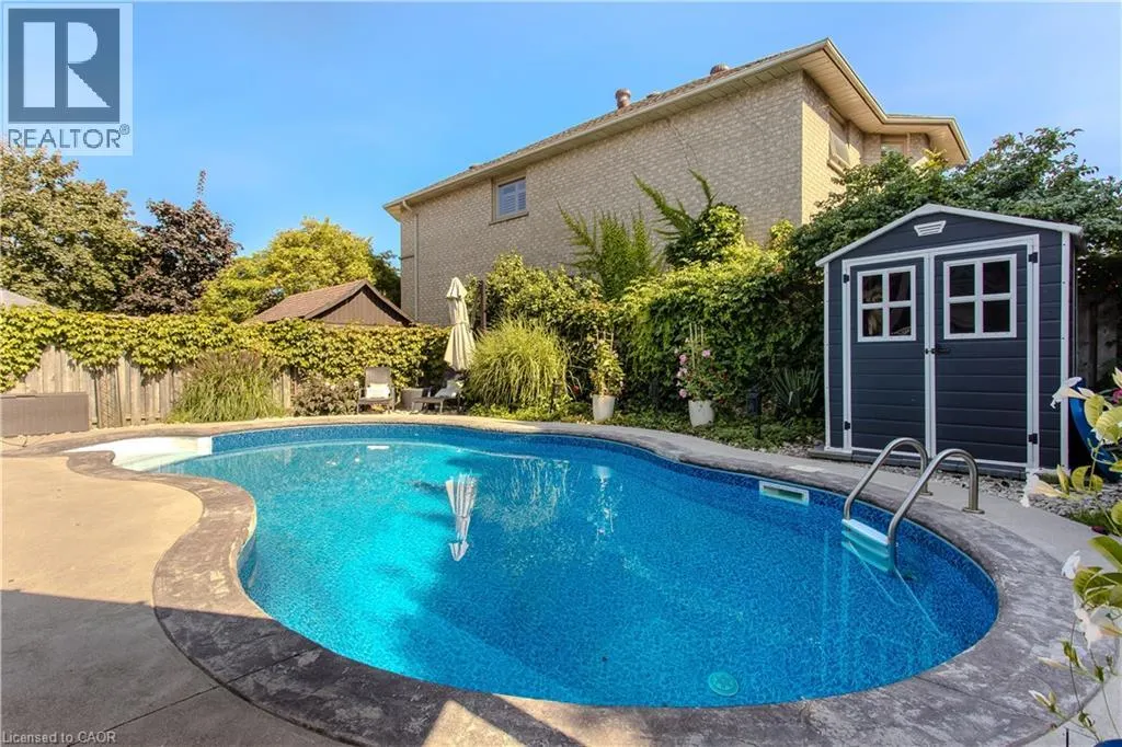 96 LAURENDALE Avenue
