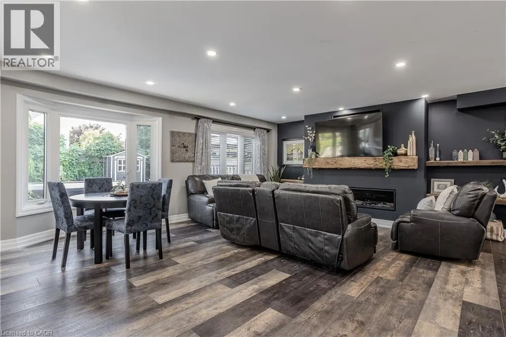 96 LAURENDALE Avenue
