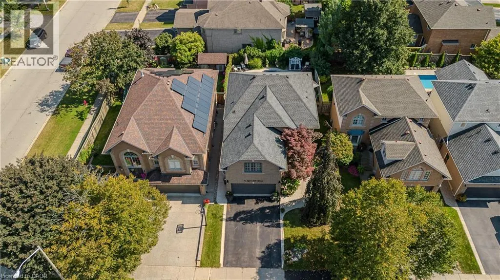 96 LAURENDALE Avenue