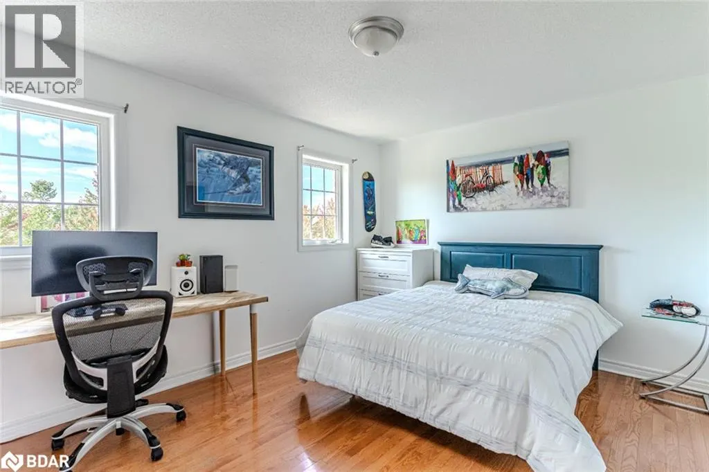 64 LAKE Crescent