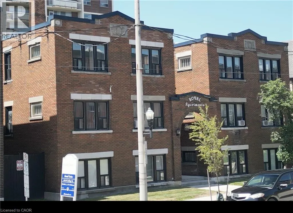 46 COLLEGE Street