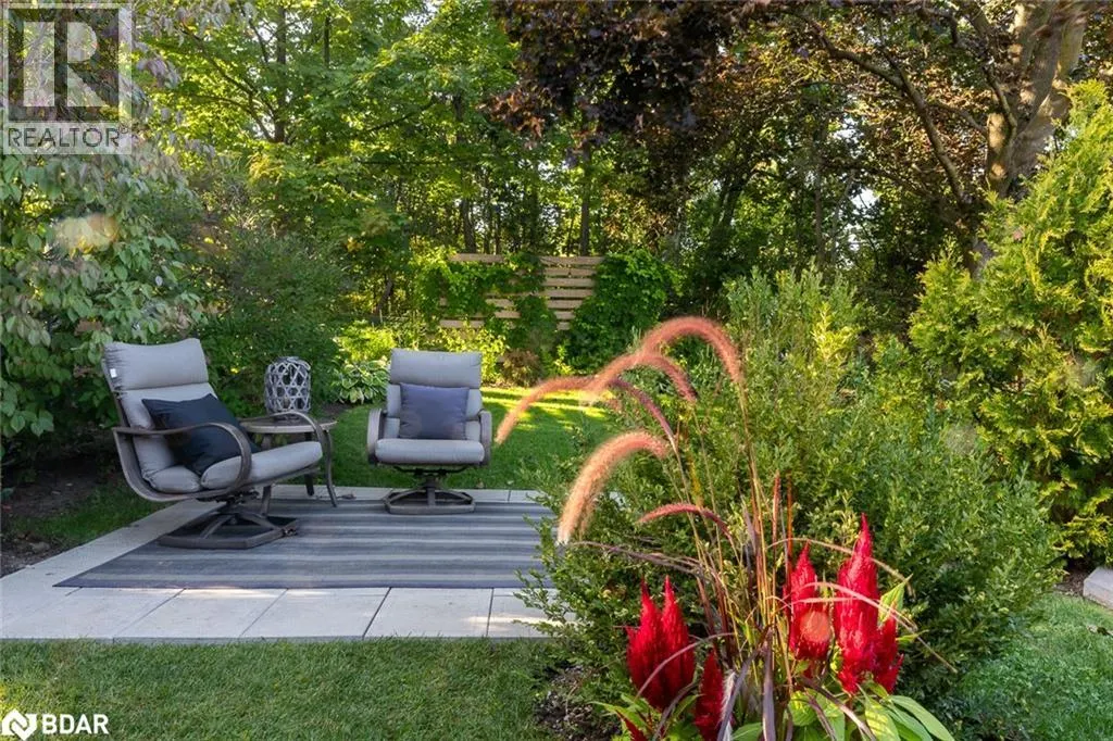 10 OTTAWAY Avenue