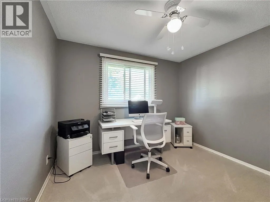 46 DAVIS Street W
