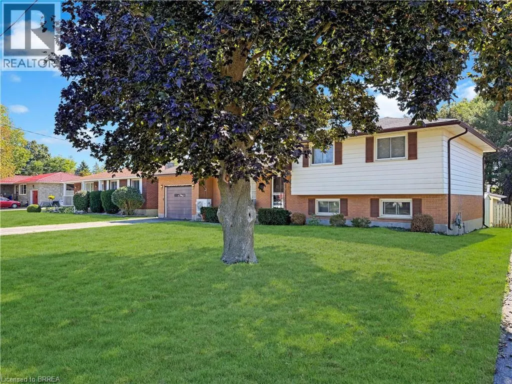 46 DAVIS Street W