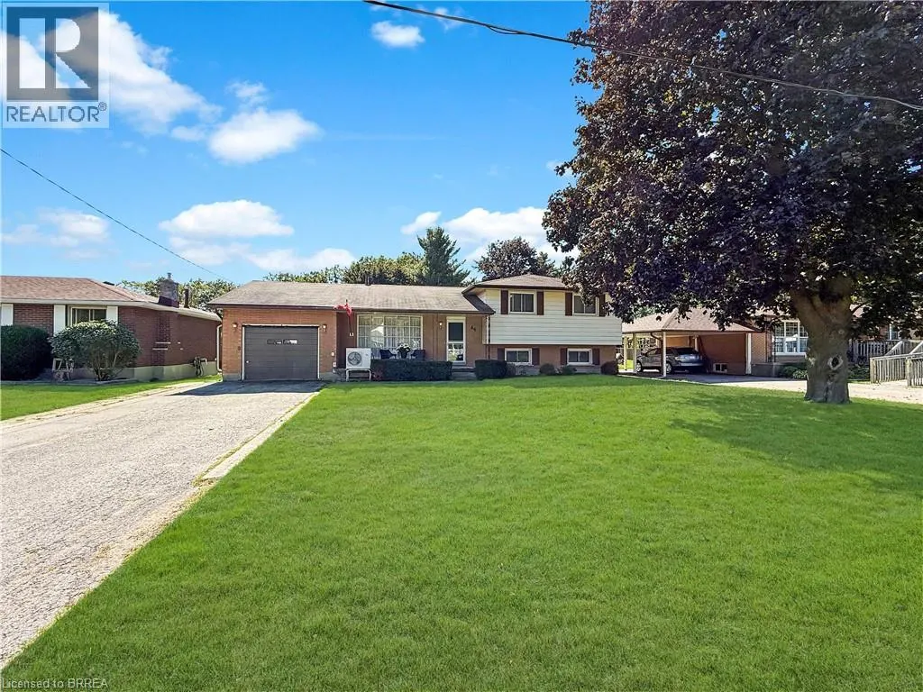 46 DAVIS Street W