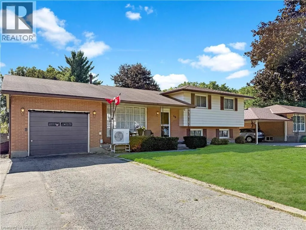 46 DAVIS Street W