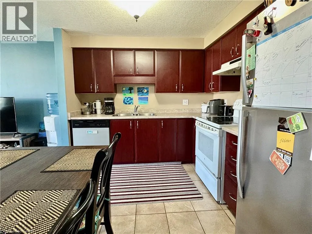 38 MAX BECKER Drive