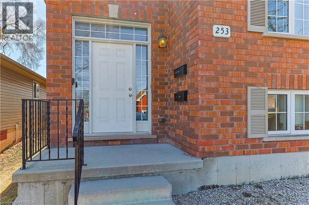 253 WELLINGTON Street