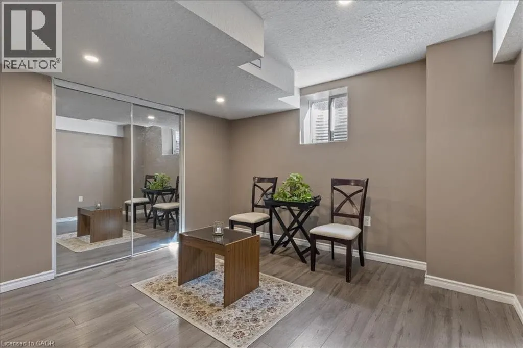 304 FALLING GREEN Crescent